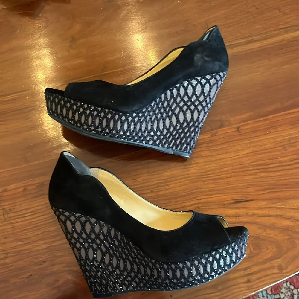 Gianni Bini Women's Black Courts - Picture 4 of 11